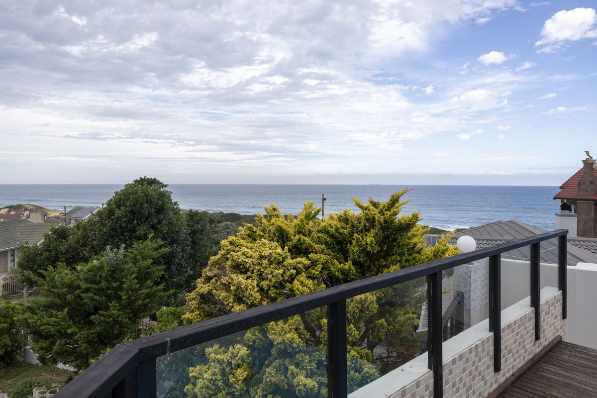 Luxury Coastal B&B Investment Just Meters from the Beach in Port Alfred - Photo 2