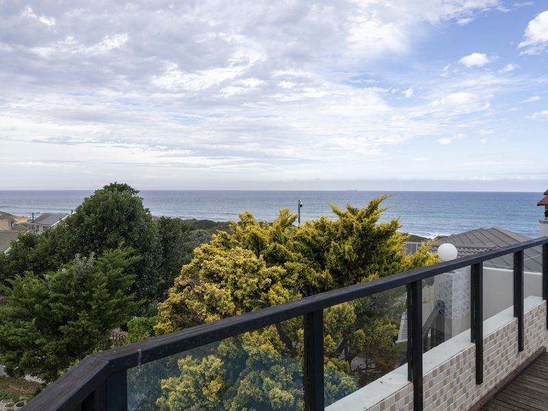 Luxury Coastal B&B Investment Just Meters from the Beach in Port Alfred - Photo 2