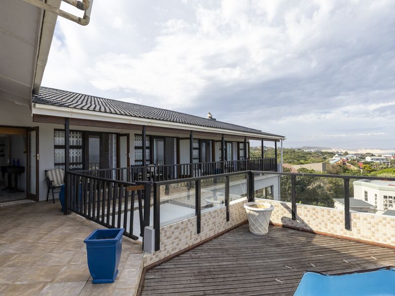 Luxury Coastal B&B Investment Just Meters from the Beach in Port Alfred - Photo 10