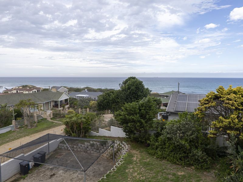 Luxury Coastal B&B Investment Just Meters from the Beach in Port Alfred - Photo 7