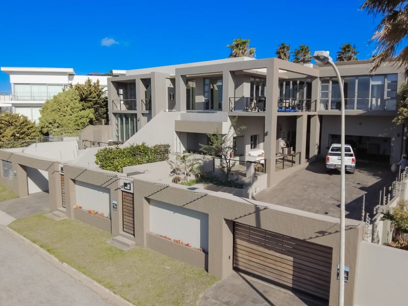 Two homes for the price of 1 with so many options - Photo 5