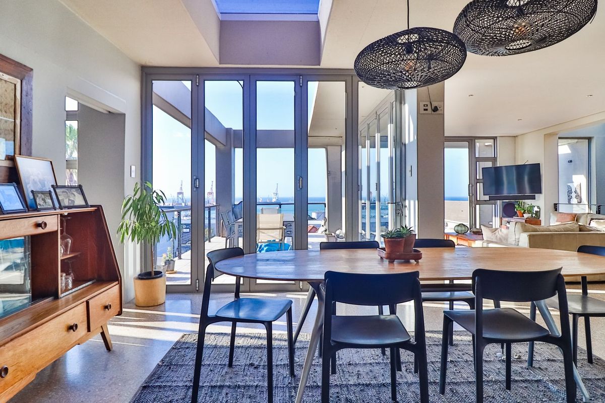 Two homes for the price of 1 with so many options - Photo 2