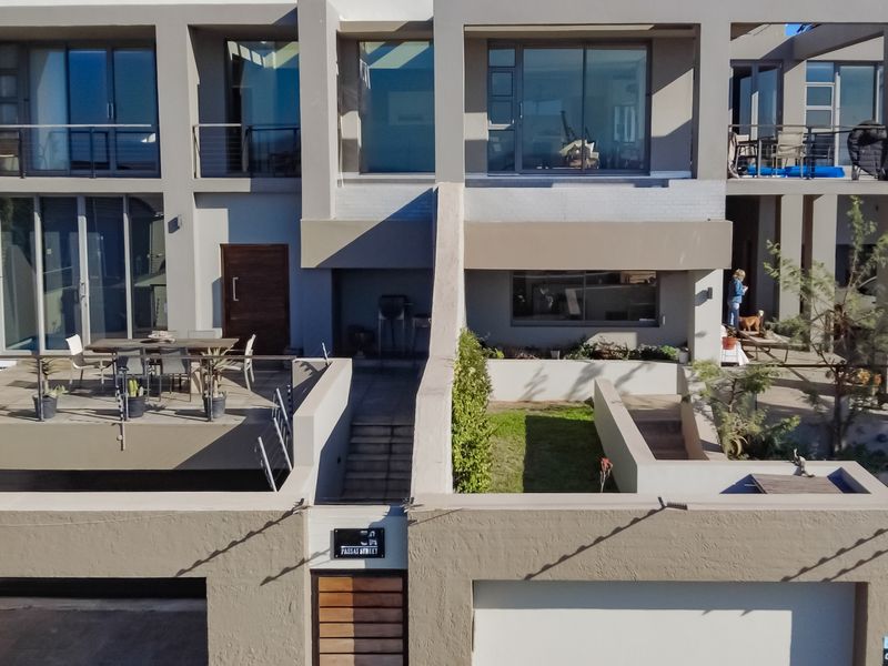 Two homes for the price of 1 with so many options - Photo 3