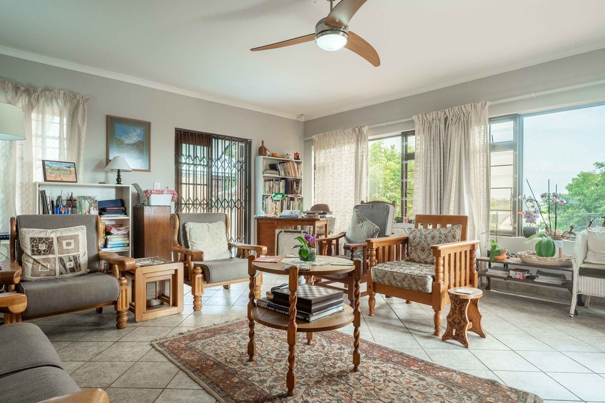 Secure living - Luxury Harcourts Auction in Scottburgh - Photo 3