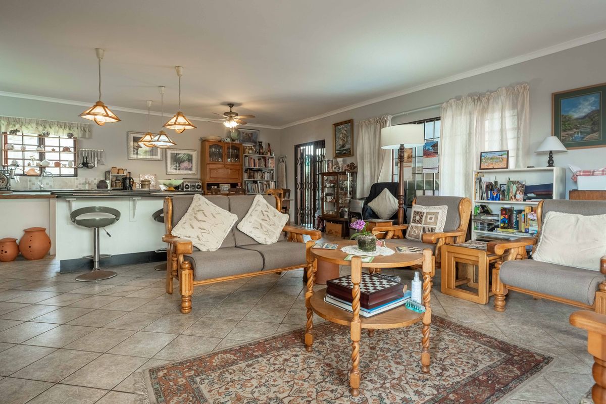 Secure living - Luxury Harcourts Auction in Scottburgh - Photo 4