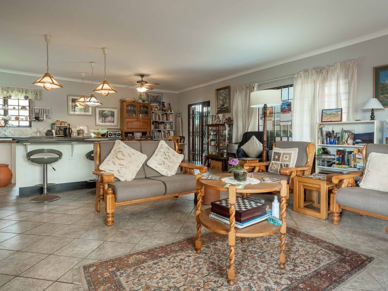 Secure living - Luxury Harcourts Auction in Scottburgh - Photo 4