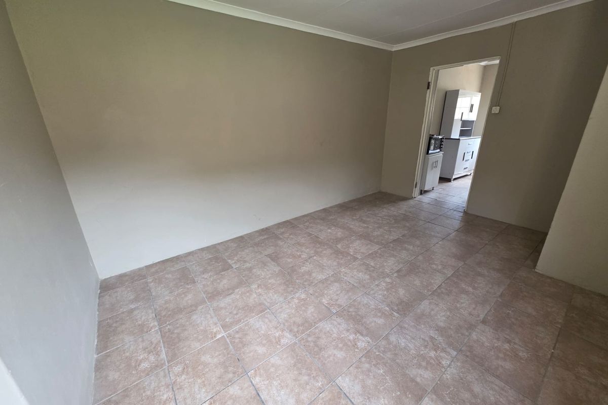 Charming & Spacious 1-Bedroom Garden Cottage - Photo 5