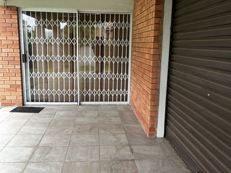 Spacious 5 Bedroom Duplex Townhouse in Pelham North - Photo 10