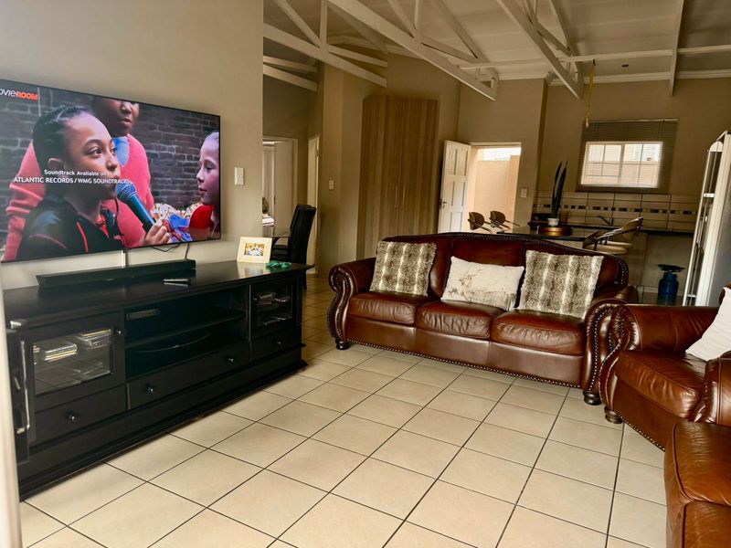 Beautiful Property !! - Photo 6