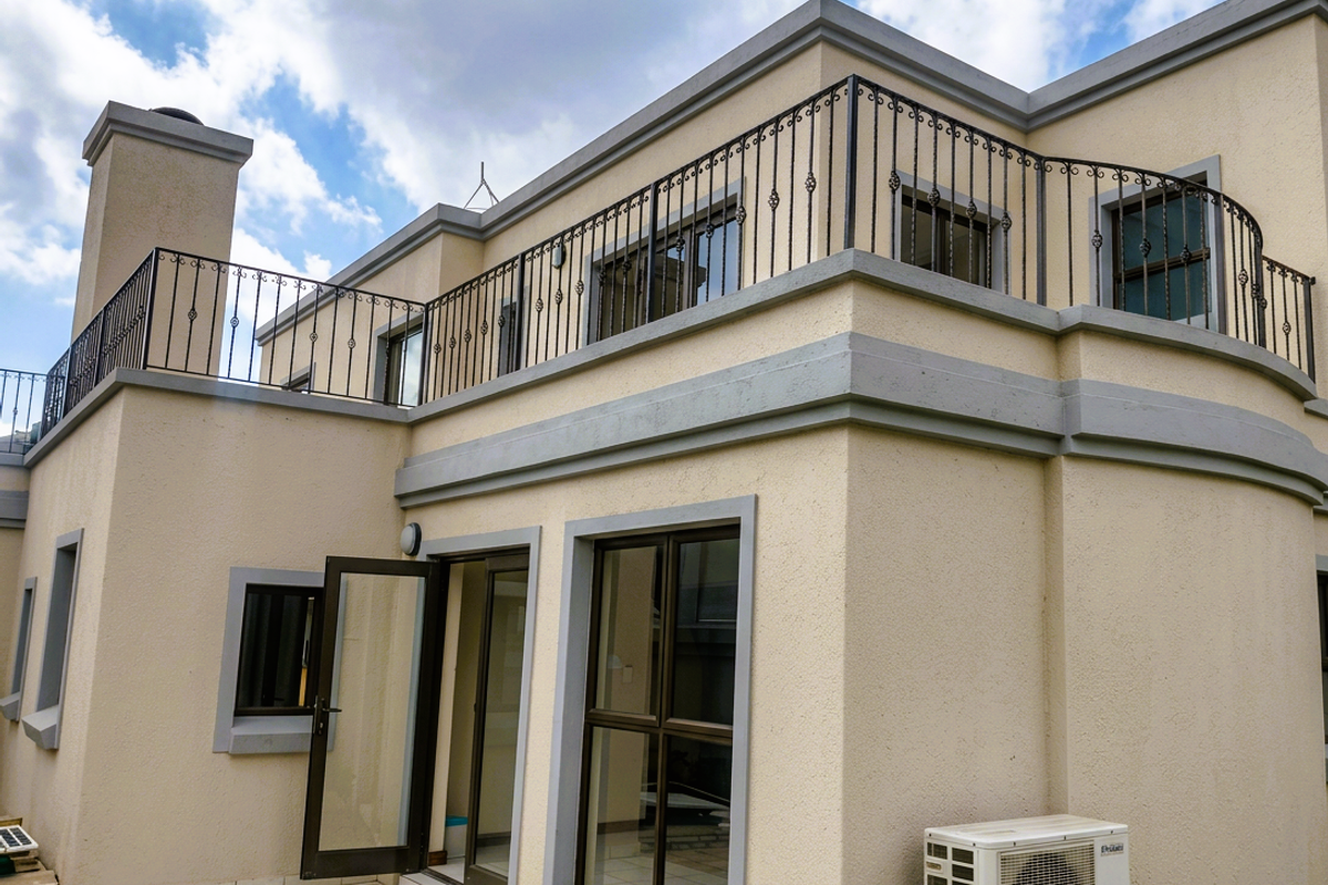 3 Bedroom Family cluster in a Secure Estate - Photo 3