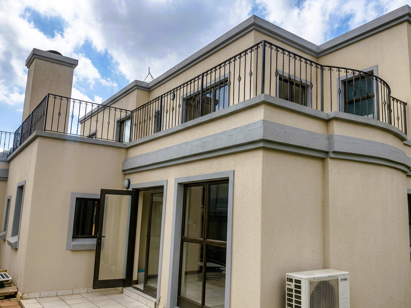 3 Bedroom Family cluster in a Secure Estate - Photo 3