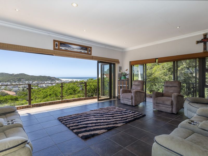 Exceptional Coastal Living with Space and Views in Port Alfred - Photo 5