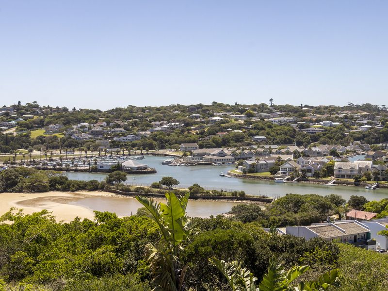 Exceptional Coastal Living with Space and Views in Port Alfred - Photo 4
