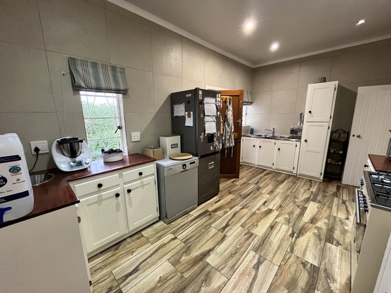 Charming Family Home with Mountain Views – Somerset East, Eastern Cape - Photo 6