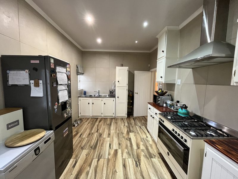 Charming Family Home with Mountain Views – Somerset East, Eastern Cape - Photo 5