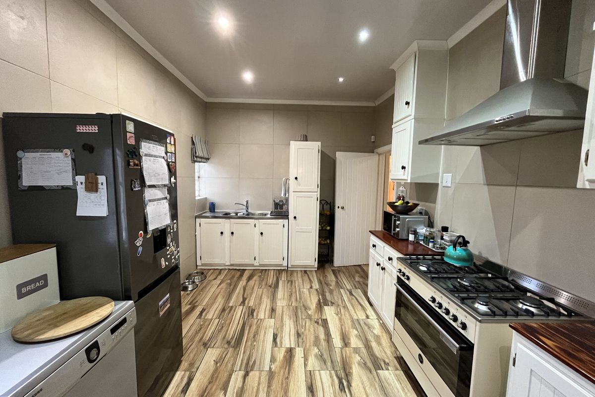 Charming Family Home with Mountain Views – Somerset East, Eastern Cape - Photo 5