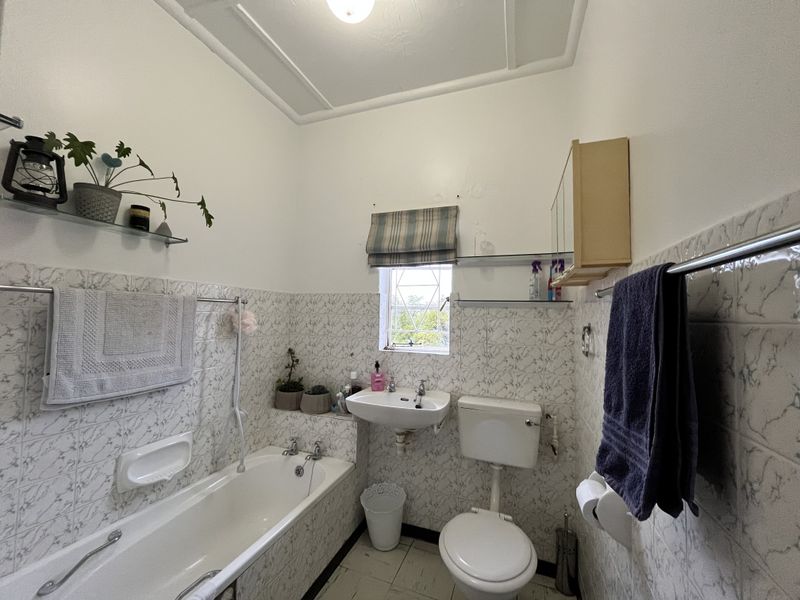 Charming Family Home with Mountain Views – Somerset East, Eastern Cape - Photo 10