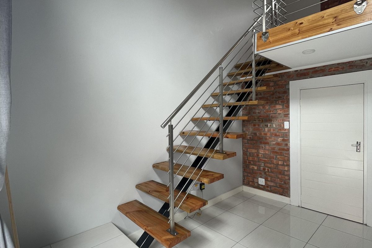 Modern Loft Apartment in Secure Walmer Complex - Photo 5