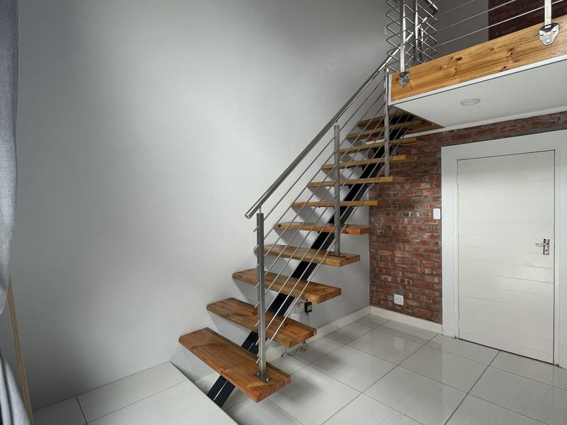 Modern Loft Apartment in Secure Walmer Complex - Photo 5