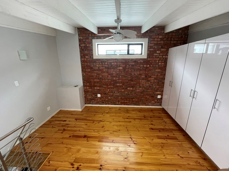 Modern Loft Apartment in Secure Walmer Complex - Photo 7