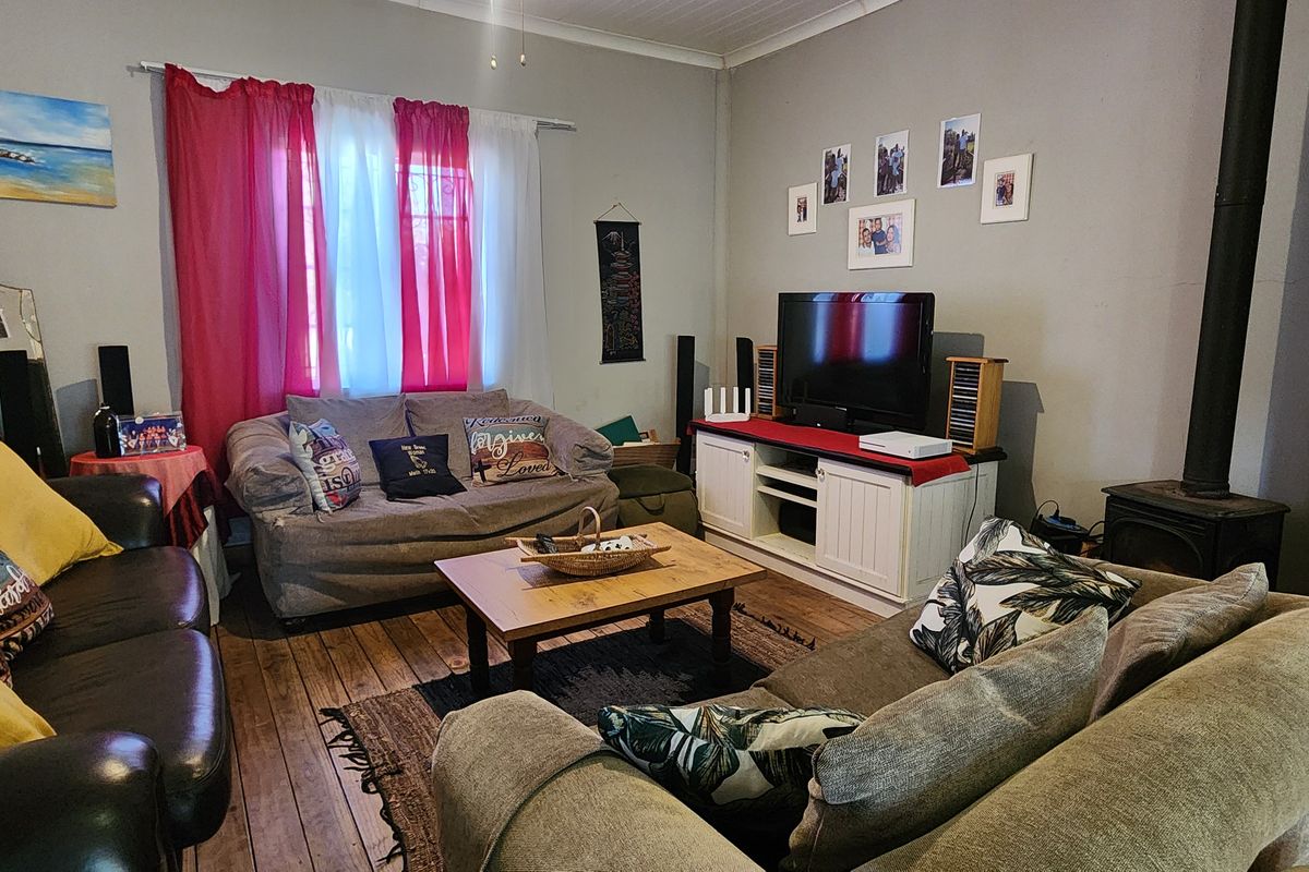 3 Bedroom Home with Rental Income Potential - Excellent Investment Opportunity - Photo 5