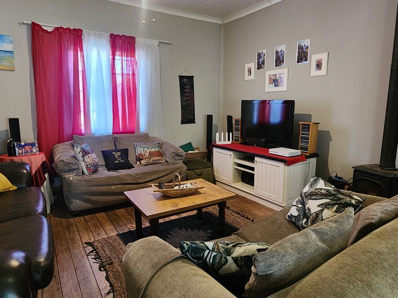 3 Bedroom Home with Rental Income Potential - Excellent Investment Opportunity - Photo 5