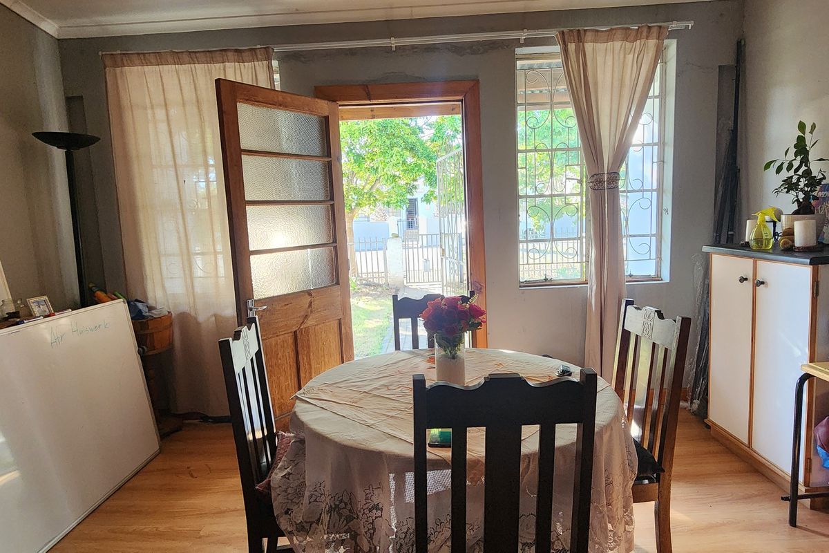 3 Bedroom Home with Rental Income Potential - Excellent Investment Opportunity - Photo 3