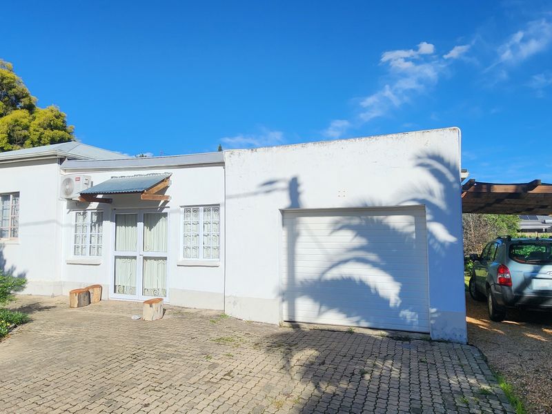 3 Bedroom Home with Rental Income Potential - Excellent Investment Opportunity - Photo 2