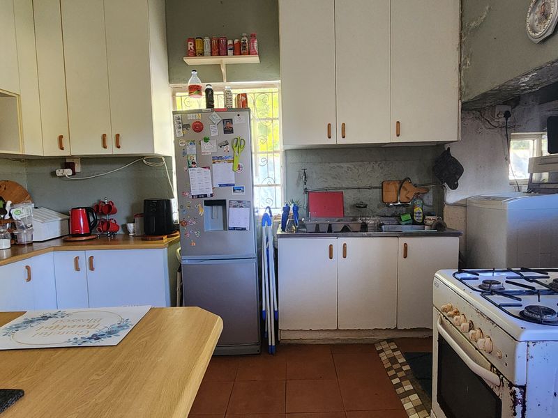 3 Bedroom Home with Rental Income Potential - Excellent Investment Opportunity - Photo 6