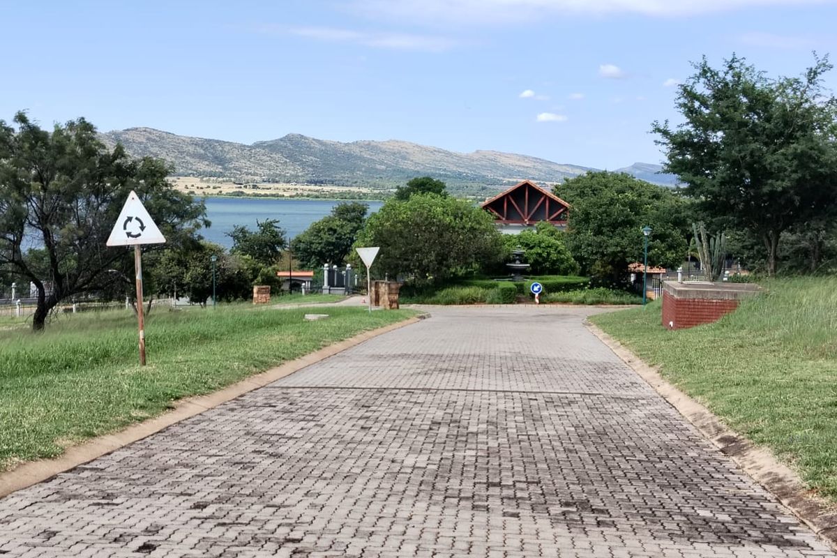 Dream Big in Kosmos, Hartbeespoort! - Photo 5
