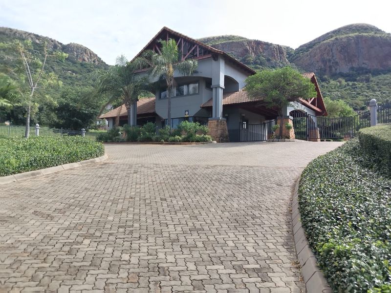 Dream Big in Kosmos, Hartbeespoort! - Photo 1