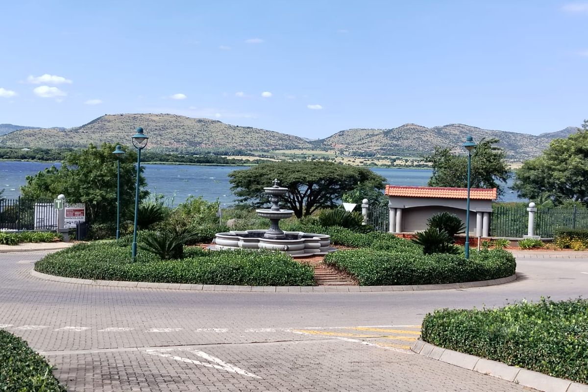 Dream Big in Kosmos, Hartbeespoort! - Photo 2