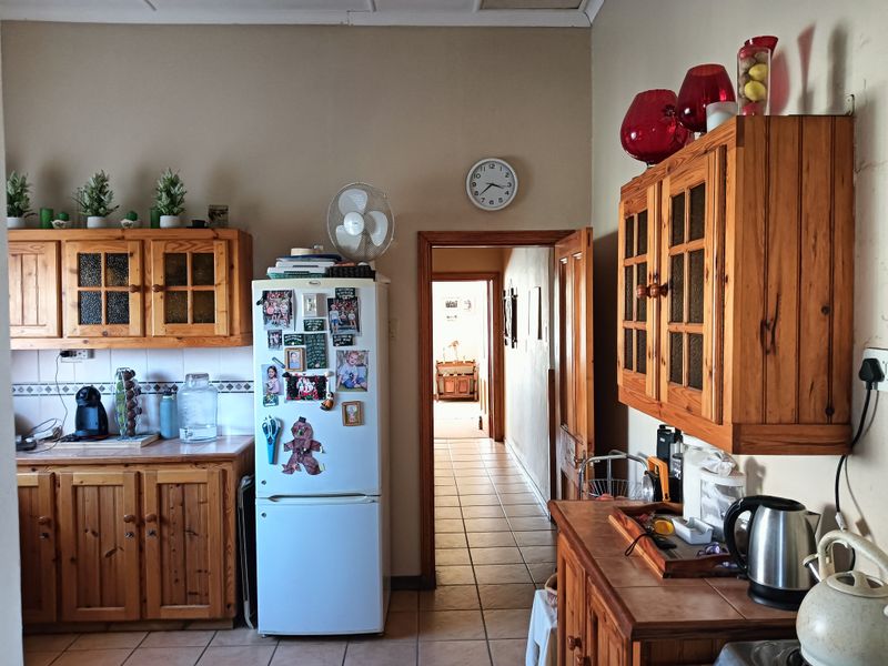 Immaculate house in Barkly East - Photo 4