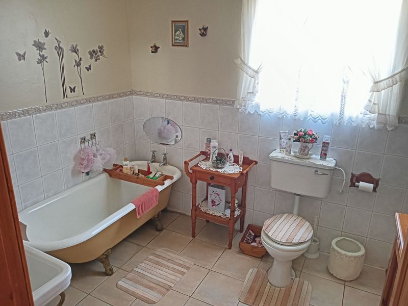 Immaculate house in Barkly East - Photo 8