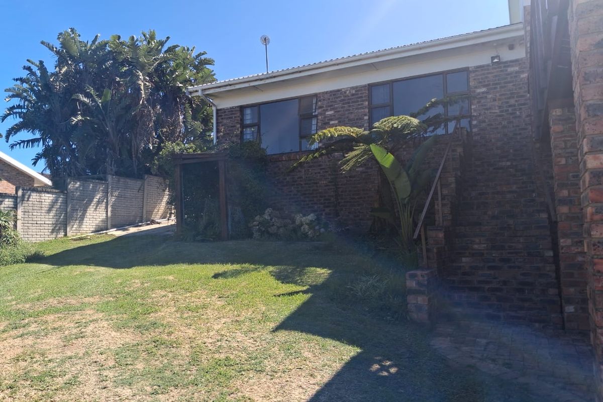 Stunning 3 bedroom coastal home-spectacular sea views in Winterstrand (shared property) R16000pm - Photo 5