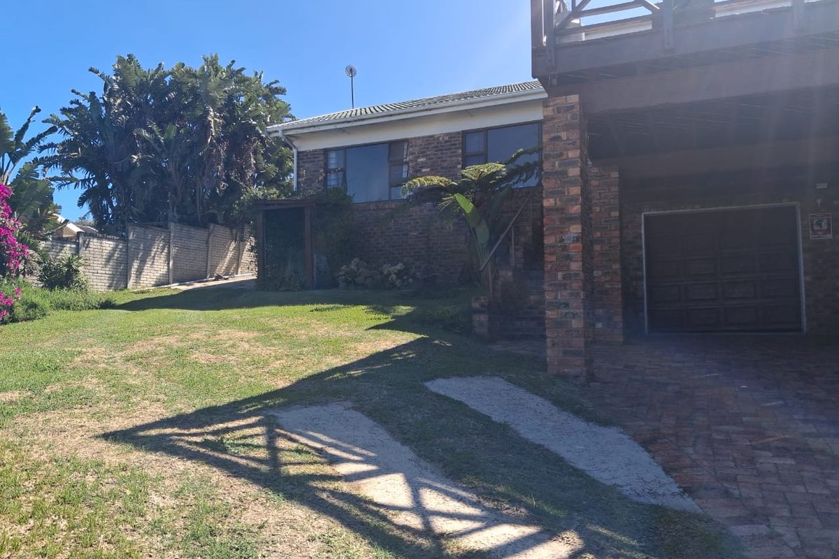 Stunning 3 bedroom coastal home-spectacular sea views in Winterstrand (shared property) R16000pm - Photo 4