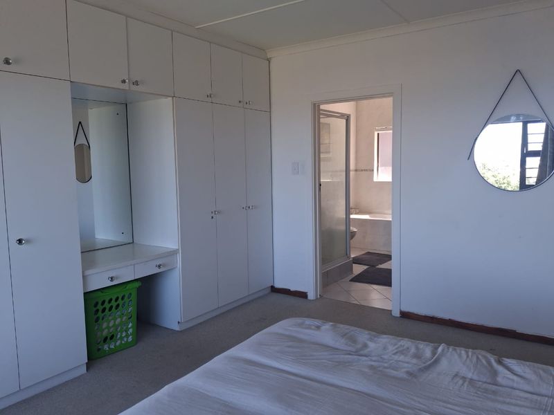 Stunning 3 bedroom coastal home-spectacular sea views in Winterstrand (shared property) R16000pm - Photo 7