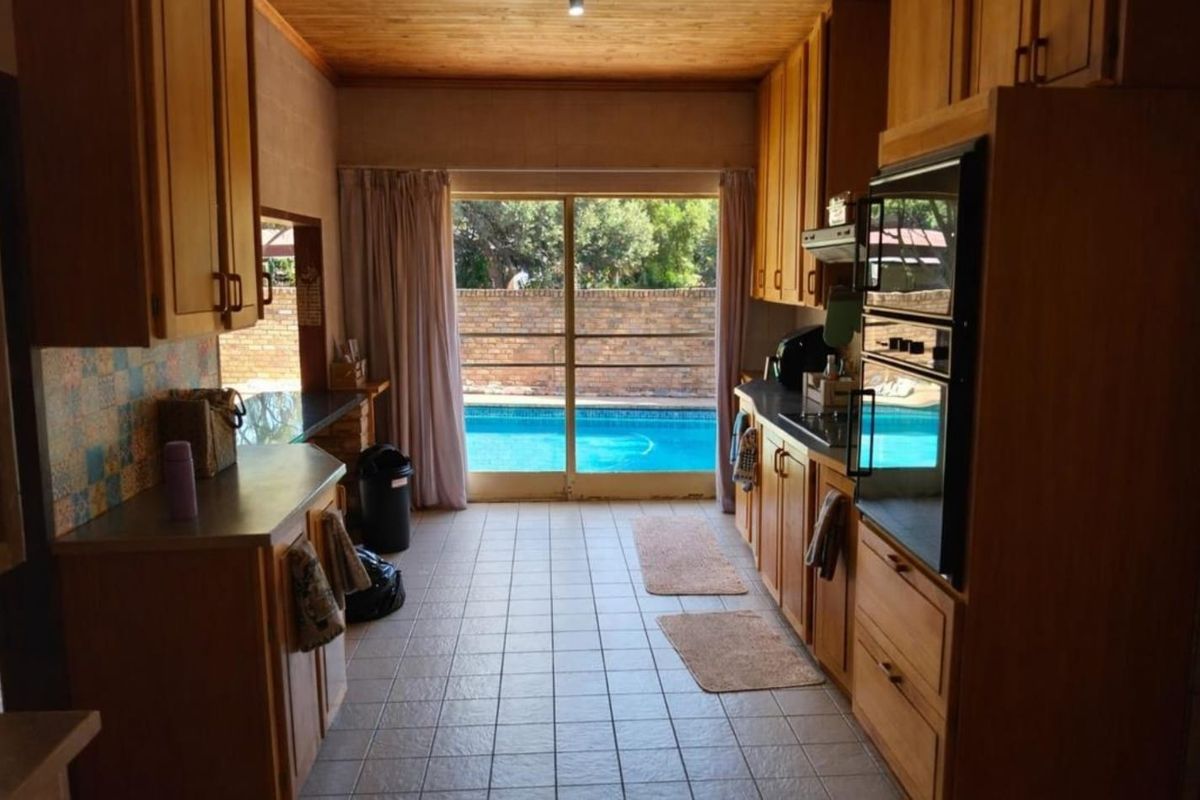 Stunning 4-bedroom home in Brits Central, featuring modern amenities and spacious living. - Photo 3