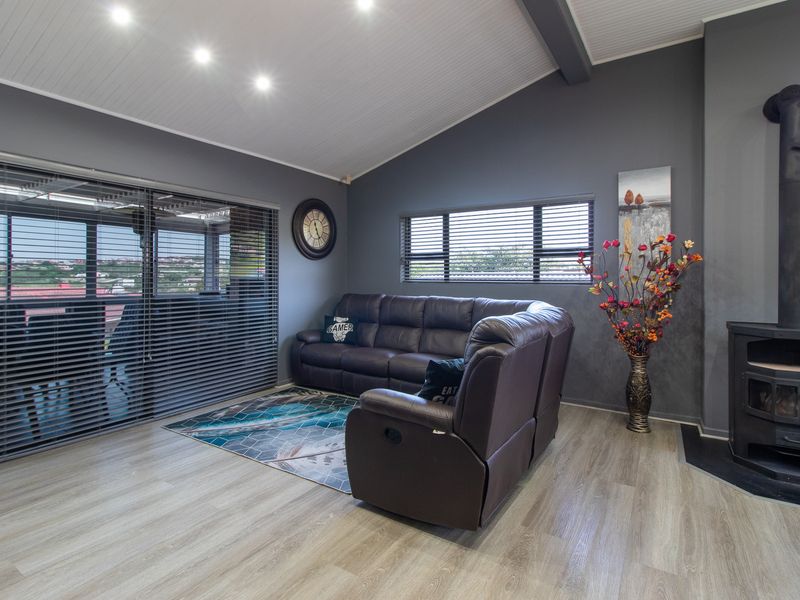 Entertainer's dream with all the bells and whistles - Photo 2