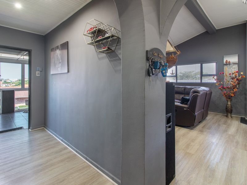 Entertainer's dream with all the bells and whistles - Photo 9