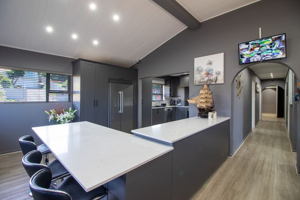 Entertainer's dream with all the bells and whistles - Photo 3