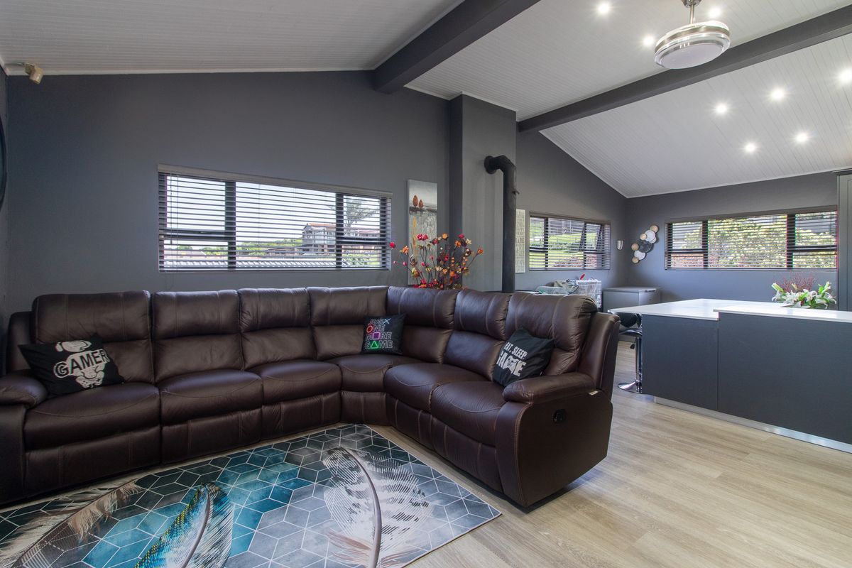 Entertainer's dream with all the bells and whistles - Photo 5