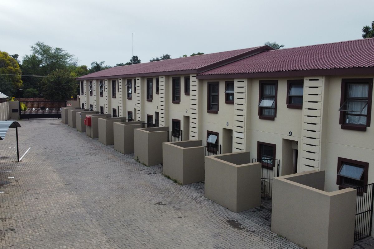 Modern Duplex Living with Private Garden in Gezina!!! - Photo 2