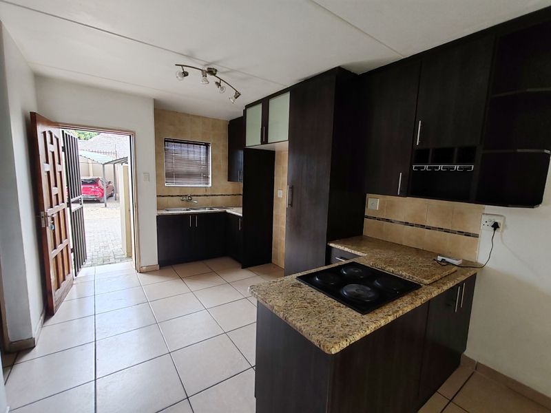 Modern Duplex Living with Private Garden in Gezina!!! - Photo 5