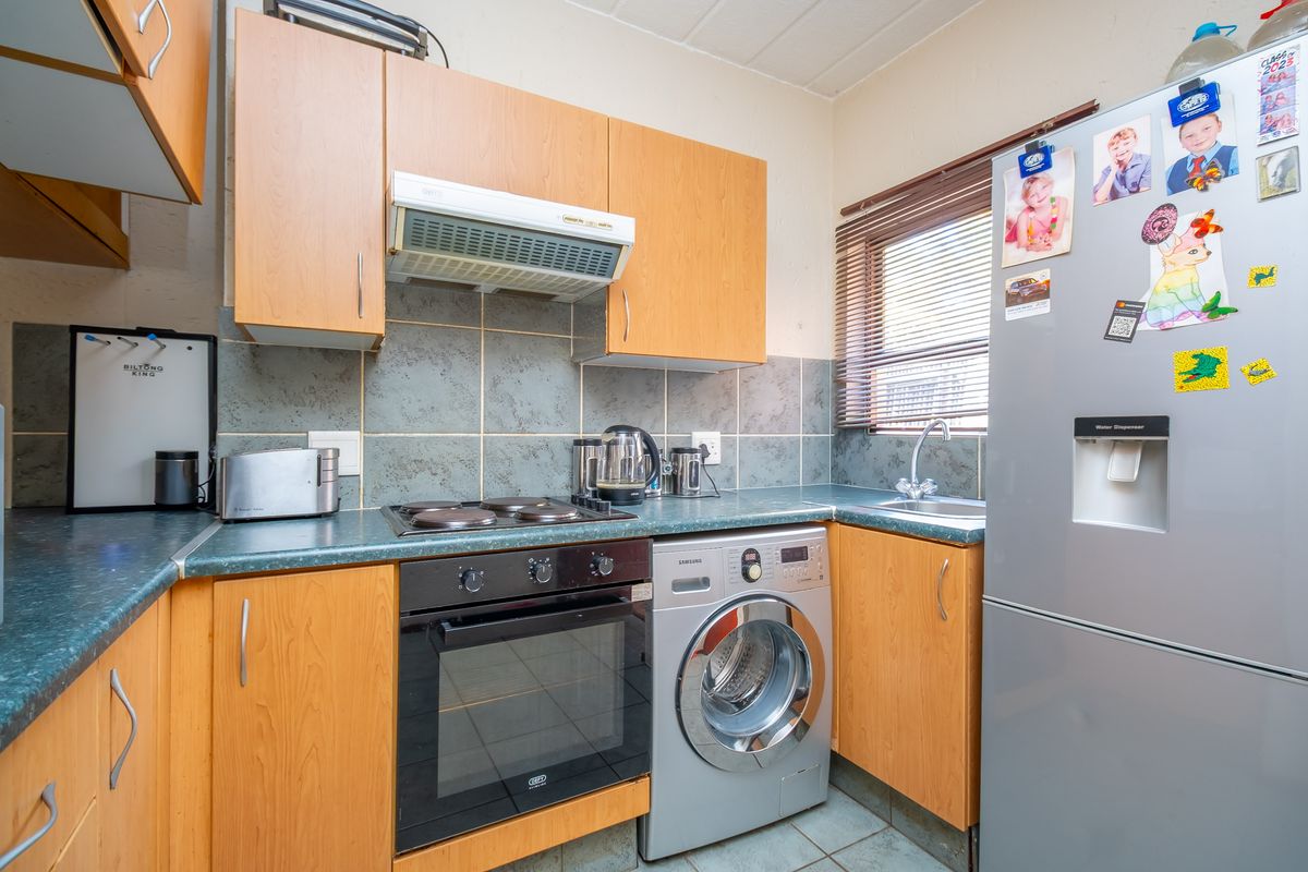 2 bedroom garden apartment, pet friendly - Photo 3