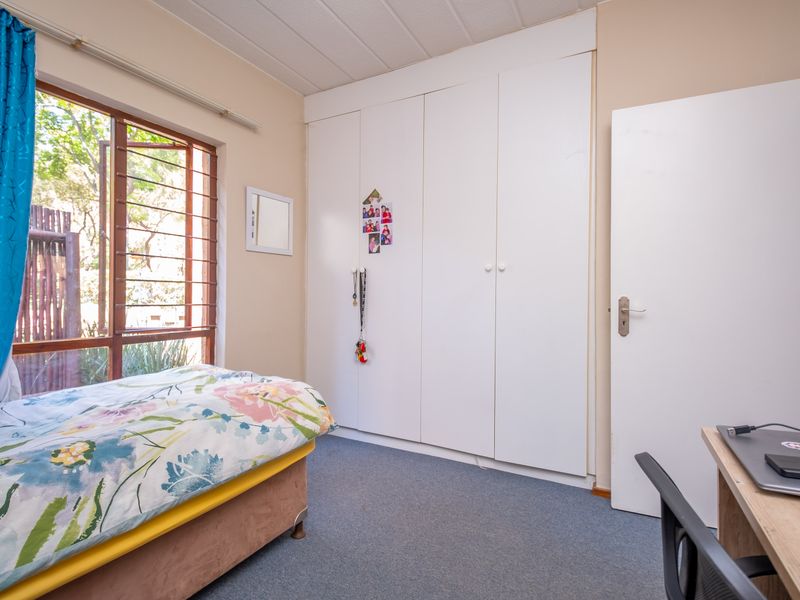 2 bedroom garden apartment, pet friendly - Photo 4