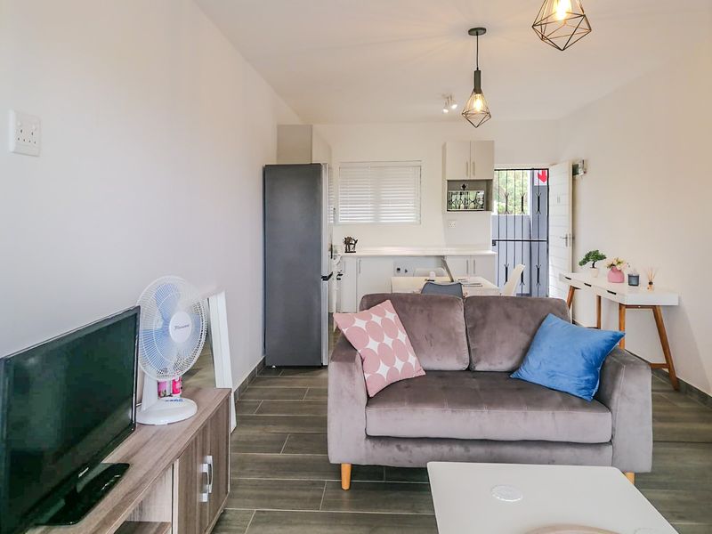 Excellent Investment Opportunity in Park Hill. - Photo 4