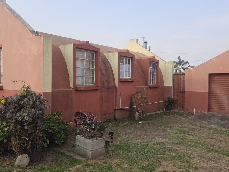 Sound Home – Small Touches Needed – Big Potential SHARED EXCLUSIVE MANDATE - Photo 7