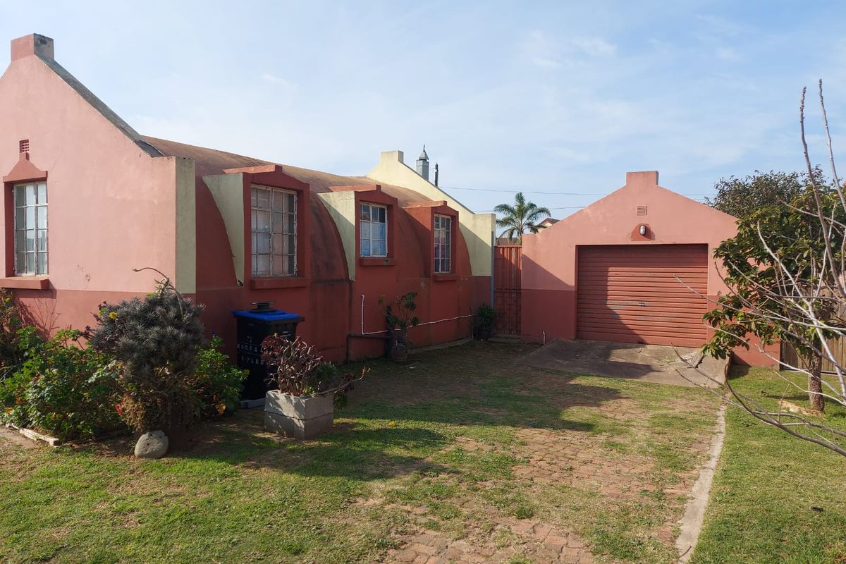 Sound Home – Small Touches Needed – Big Potential SHARED EXCLUSIVE MANDATE - Photo 2