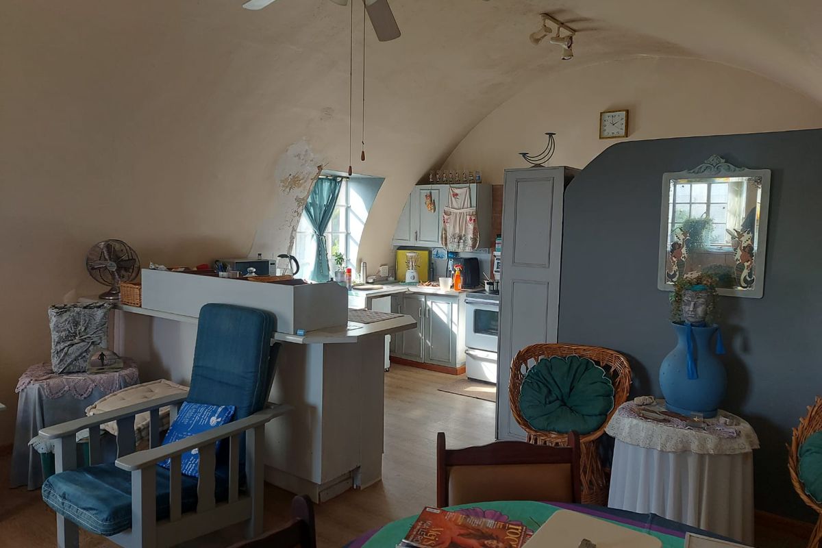 Sound Home – Small Touches Needed – Big Potential SHARED EXCLUSIVE MANDATE - Photo 4